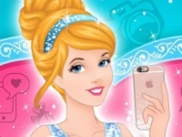 Cinderella selfie lover